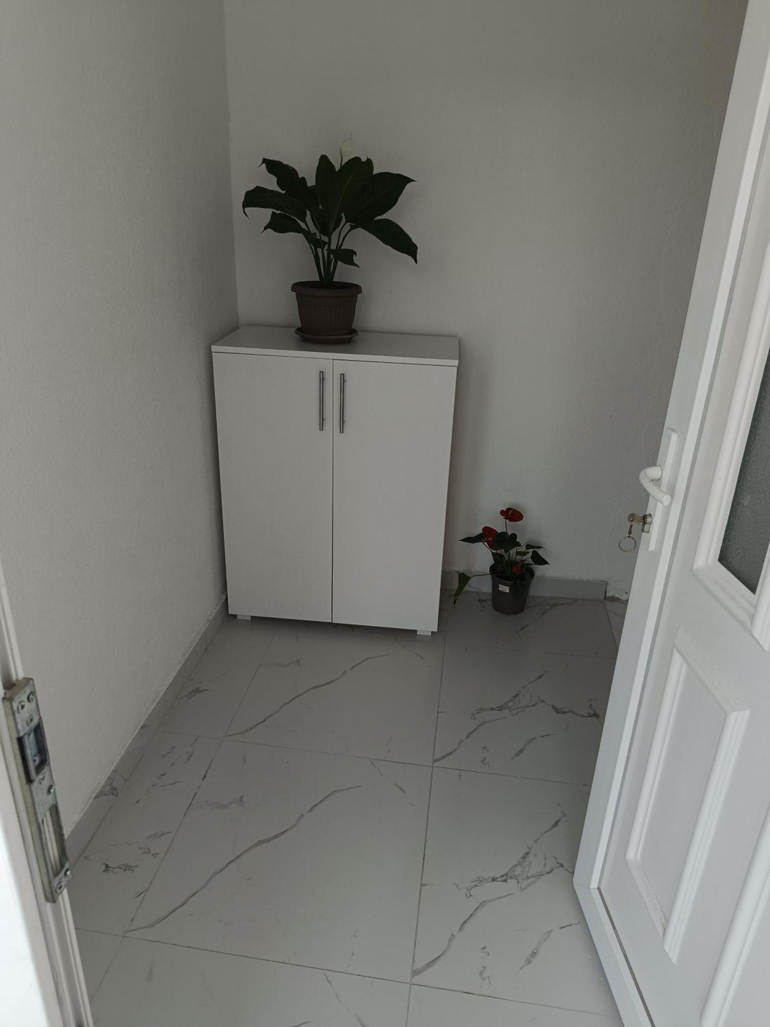 Matija Airport Apartment Mitrovici  Экстерьер фото